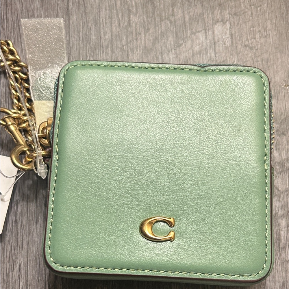 NWT Coach Green wristlet - Picture 3 of 4